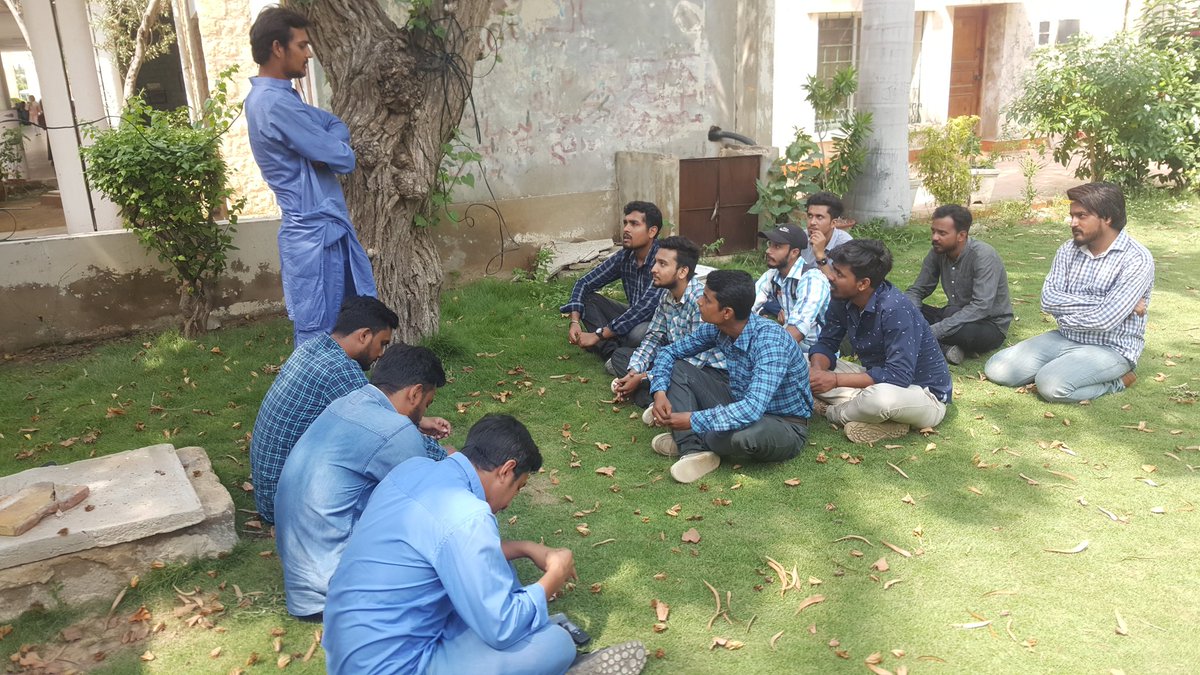 UOKAPMSO's tweet photo. Meeting of Arts Faculty conducted by Sector Committee related to General Workers Ijlaas of 1st October at Bahadurabad Markaz
#APMSOKU https://t.co/PrmeICu2Xo