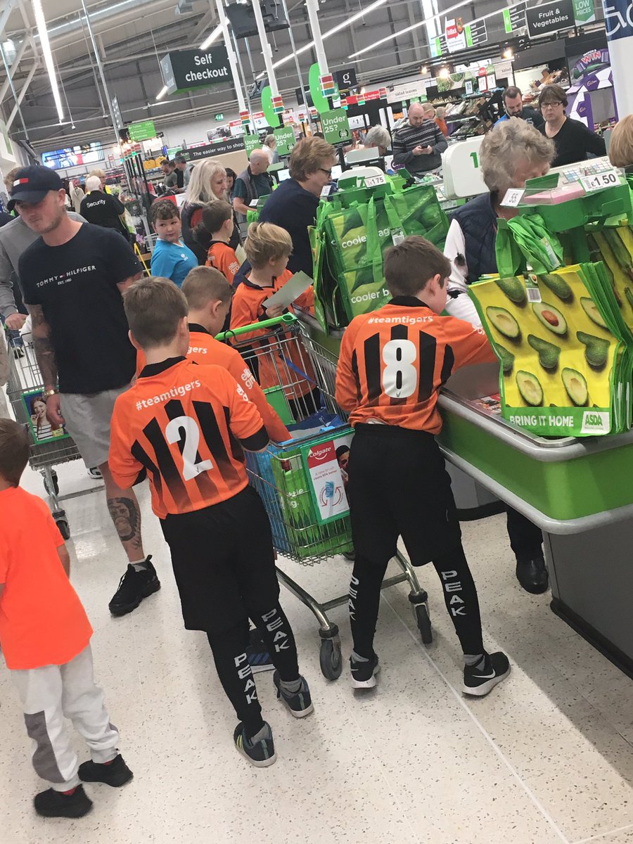 HykehamTigersFC's tweet photo. 🐯Tigers Bag Pack 🐯

After a busy and fun day at @AsdaNHykeham on Saturday it’s great to announce that £705.30 was raised .
Money raised will help provide new equipment  for the club ⚽️

All #TeamTigers that took part throughly enjoyed the day 🐯

@midlincsfooty @FootballGrf https://t.co/zqsZrEPipO