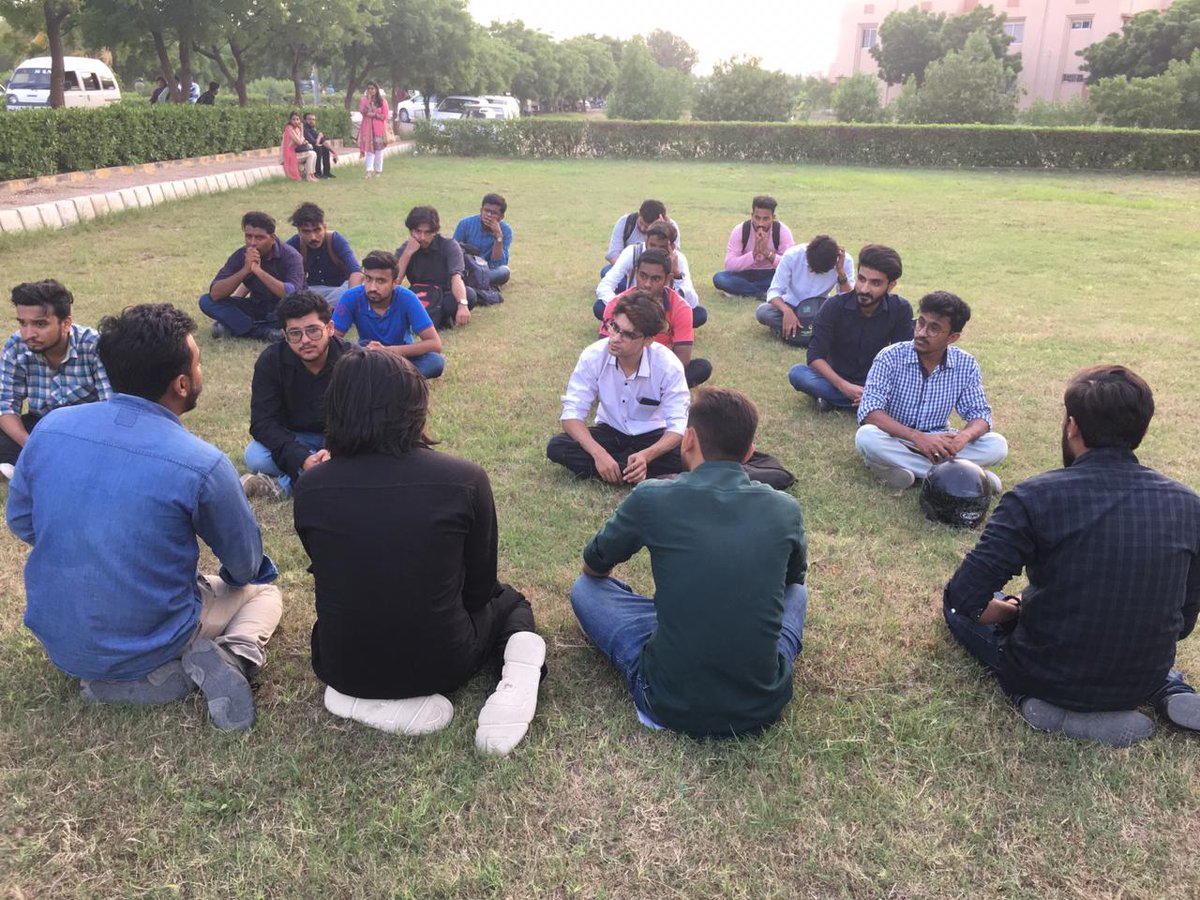 UOKAPMSO's tweet photo. Meeting of Professional Faculty - Karachi University Sector, conducted by Sector Committee related to General Workers Ijlaas of 1st October at Bahadurabad Markaz
#APMSOKU https://t.co/J5kwYS0o3r
