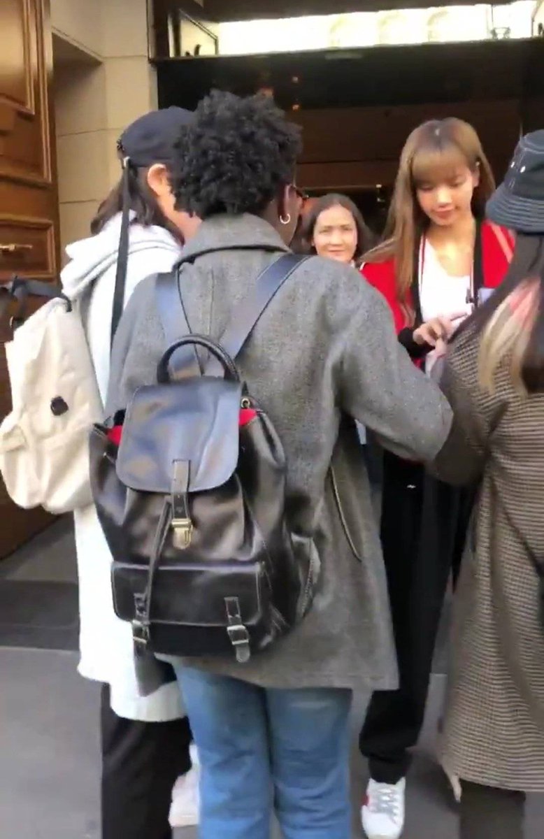 lalisoloist_era's tweet image. Behind every successful woman is a supportive and proud mom 🥰 @ygofficialblink