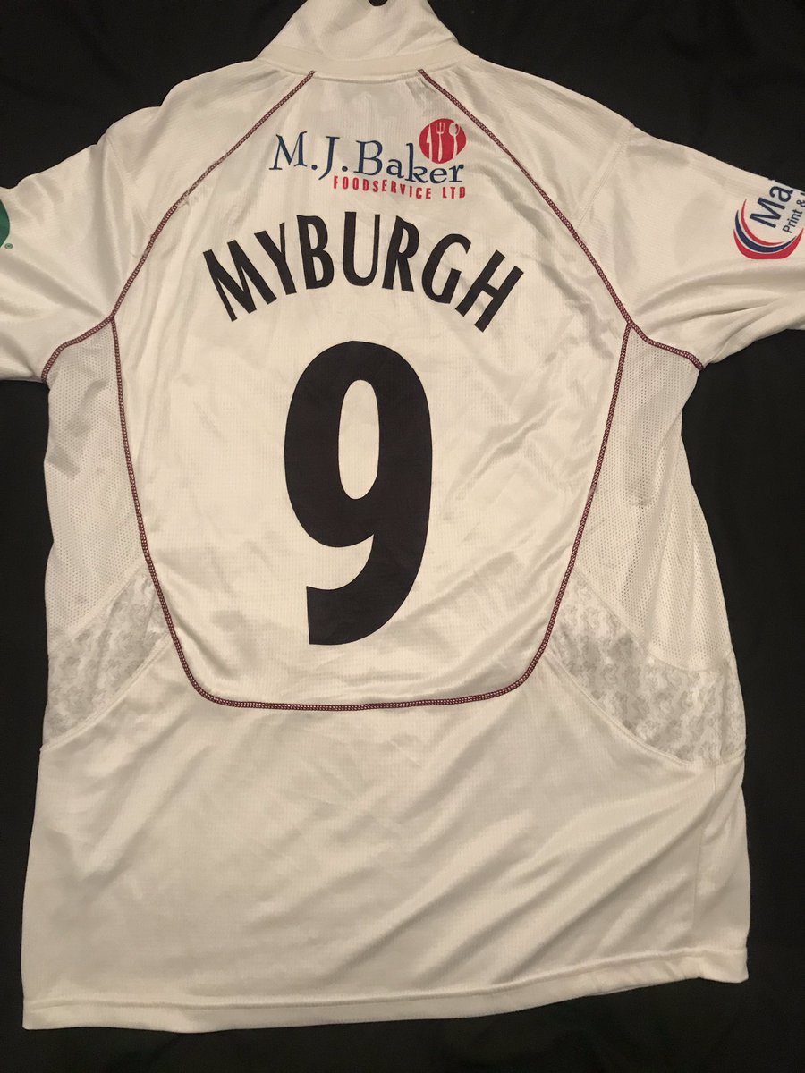 A huge thank you to <a href="/jomybs/">Johann Myburgh</a> for very kindly donating his matchworn <a href="/SomersetCCC/">Somerset Cricket 🏆</a> shirt and getting this years squad to sign it, im auctioning it off for the fantastic <a href="/as9foundation/">Adam Stansfield foundation</a> please reply or DM me with a bid. Ends Sunday 8PM.