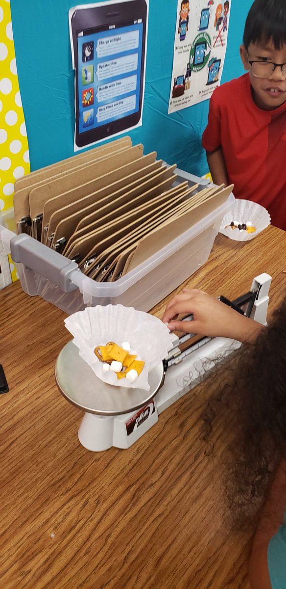 MrsBallingerCRE's tweet photo. Mixtures are so much to learn about and to eat! #CREleads #LISDscience https://t.co/bsVi0uzH81