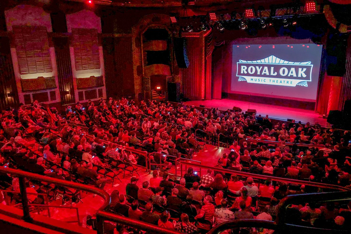 MiseMichigan's tweet photo. Last week, Royal Oak's own Bruce Campbell brought his amazing one man show to the Royal Oak Music Theater. @GroovyBruce is a class act and a charismatic host, hope to see you back soon! https://t.co/A3v8iDfhSE