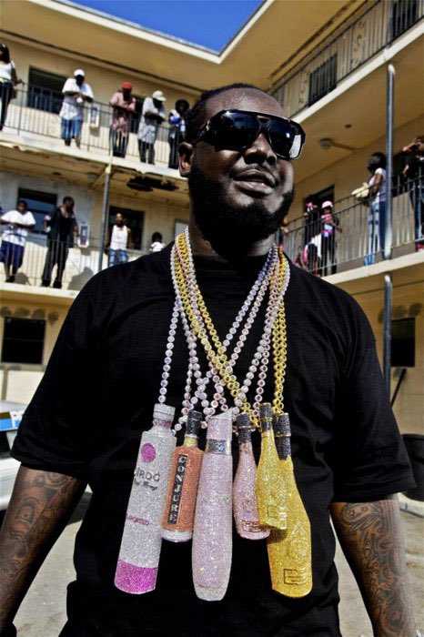 Happy birthday t-pain! what s your favorite song by the artist? 