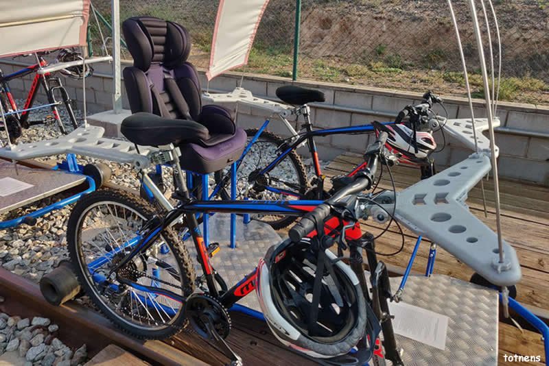 totnens's tweet photo. En bici per les vies del tren al #Bages !

L' #Ecorail del Cardener és un projecte innovador, original i únic a #Catalunya. 
L'hem provat i recomanem l'experiència #enfamilia !
➡️apte #ambnens en les cadiretes, bicis o al Trenpat.

https://t.co/lXT7r30RD4 https://t.co/Cnv1F1fr4f