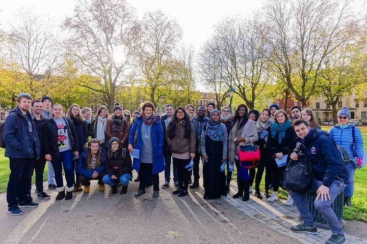 @readingnottm <a href="/CYHITours/">Can You Handle It Tours</a> 
NOTTINGHAM Walking Tours
ENGLISH &amp; SPANISH
Get to know all that Nottingham has to offer. Tips of places to go eat &amp; visit. Enjoy it!
ENGLISH Free Tour: cyhitours.com/tours/english-…
SPANISH Private Tour: cyhitours.com/tours/tours-en…
Email: cyhit.tours@gmail.com