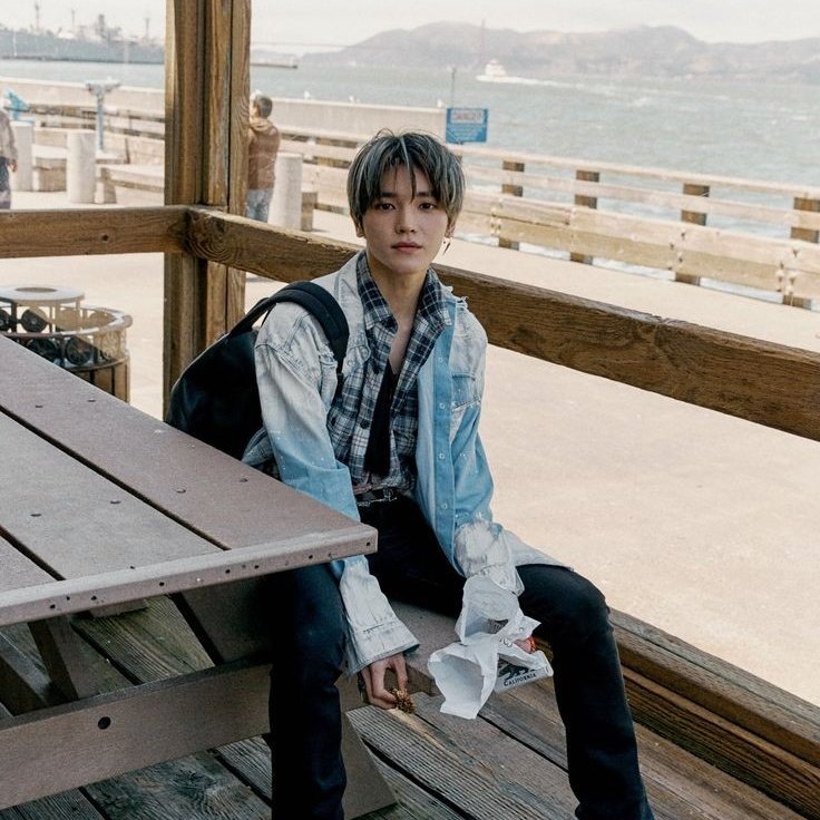 October wish 💫
จริงๆบอกจะไม่ทำเเร้ว เเต่ทำก็ดี ผ่านมาใกล้จะสิ้นปีเเล้วนะไอ่พวกคนเก่ง ผ่านอะไรมาเยอะเลย ขอให้มีความสุขเยอะๆ กินอิ่มนอนหลับพักผ่อนไม่มีอะไรมากวนใจนะ ดูเเลตัวเองดีๆอย่าให้ป่วย ให้โลกใบนี้ใจดีกับเธอเยอะๆนะคะ 🌻💛