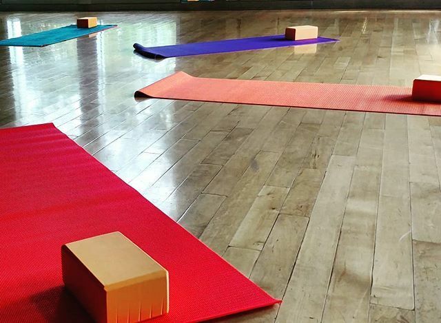 madebypOc's tweet photo. Big thanks to @bodypolitiq for donating blocks to Àṣẹ Asana. 

Visit their POC Yoga class on Monday nights, 7:30p at @yogaonbeacon.

#pocyoga #community #Seattle #props https://t.co/l87yBQ3QMV https://t.co/BFt4tq82Kj