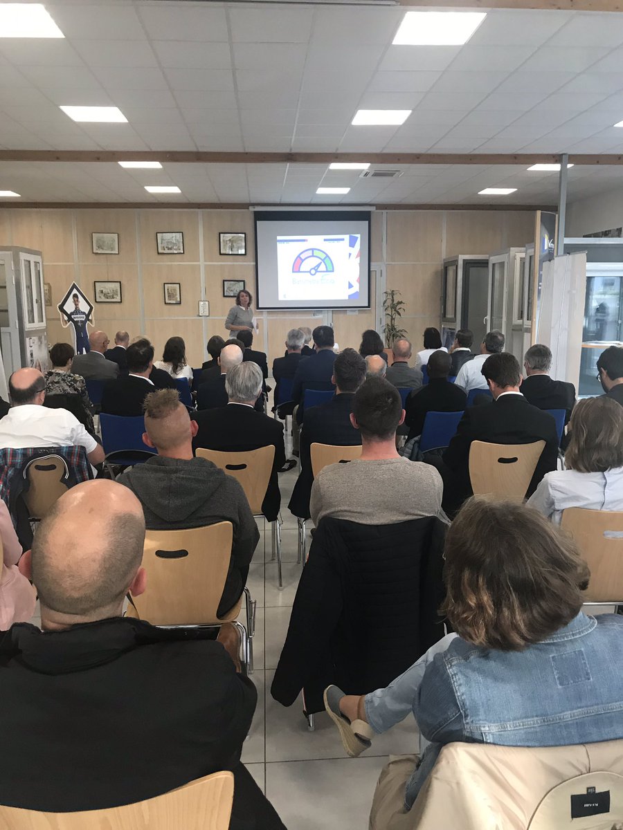 CCIDeuxSevres's tweet photo. En cours : présentation de la conjoncture économique des Deux-Sevres et de la NouvelleAquitaine par la @CCIDeuxSevres, @banquedefrance et l’Ordre des experts comptables PChVendee. La conférence-débat a lieu à VMP en présence de nombreuses entreprises et Mme Le Préfet @Prefet79 https://t.co/LnaMaECUgF