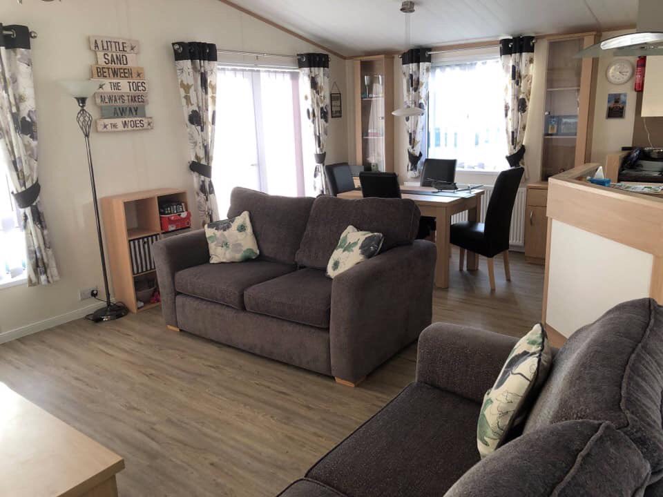 UnityPrivate's tweet image. 🍂7 Berth Luxury Lilac Lodge🍂

10% OFF ALL PRICES BELOW IF BOOKED BY DECEMBER 31st 2019

▪️Passes Included 2020
▪️Free Linen 
▪️Free Wi-fi
▪️Superking Size Bed
▪️2x Double Beds Plus Single
▪️Washing Machine
▪️Dishwasher
▪️Central Heating
▪️French Doors