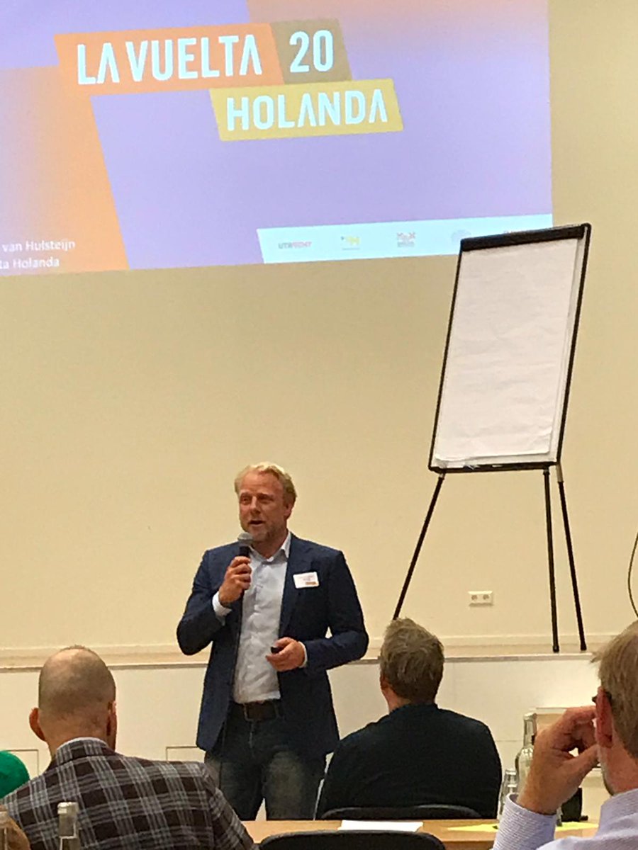 Bijeenkomst <a href="/LaVueltaHolanda/">La Vuelta Holanda</a> in De Proloog in Amerongen, georganiseerd door <a href="/OpdeHeuvelrug/">OpdeHeuvelrug.nl</a>. Druk bezocht,  dik 100+ belangstellenden! 🔝🚵‍♀️💕