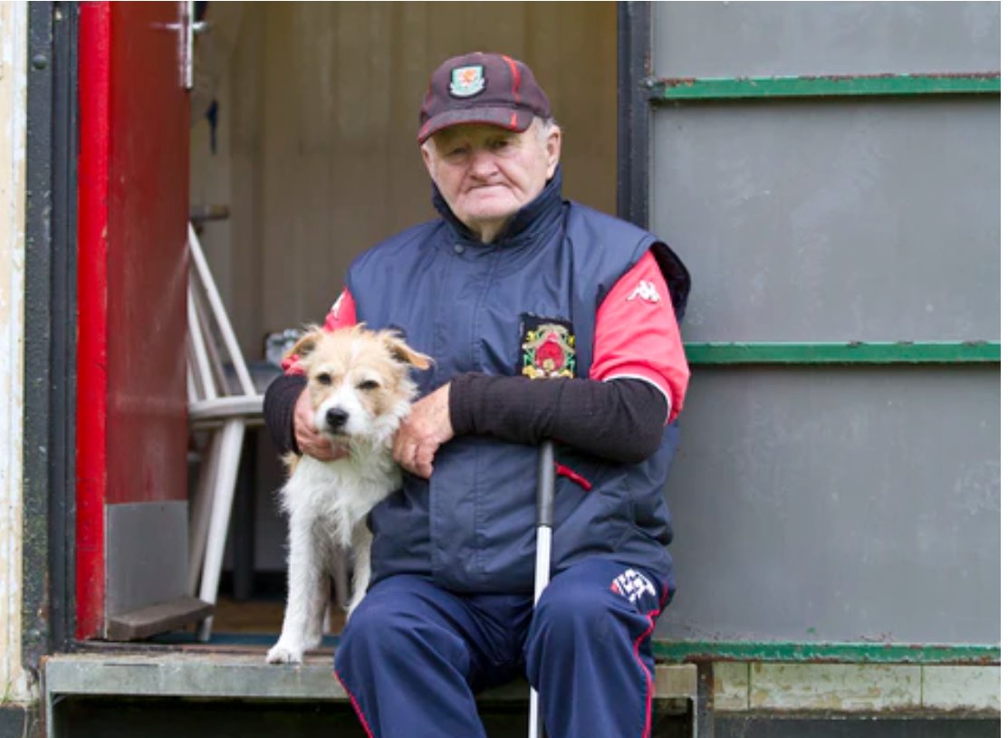 Garw_SBGC's tweet image. Sad news from the Garw valley has club legend Dick smiles has passed away today.
Dick has had given his whole life to football in the valley and his voice from the stand will be sorely missed.
R.I.P. Dick