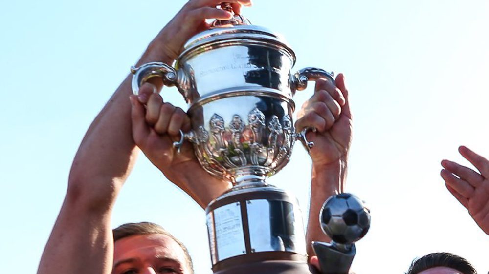 Monday night team news in Hellenic League Challenge Cup. #nonleague footballinbracknell.co.uk/news/football-…