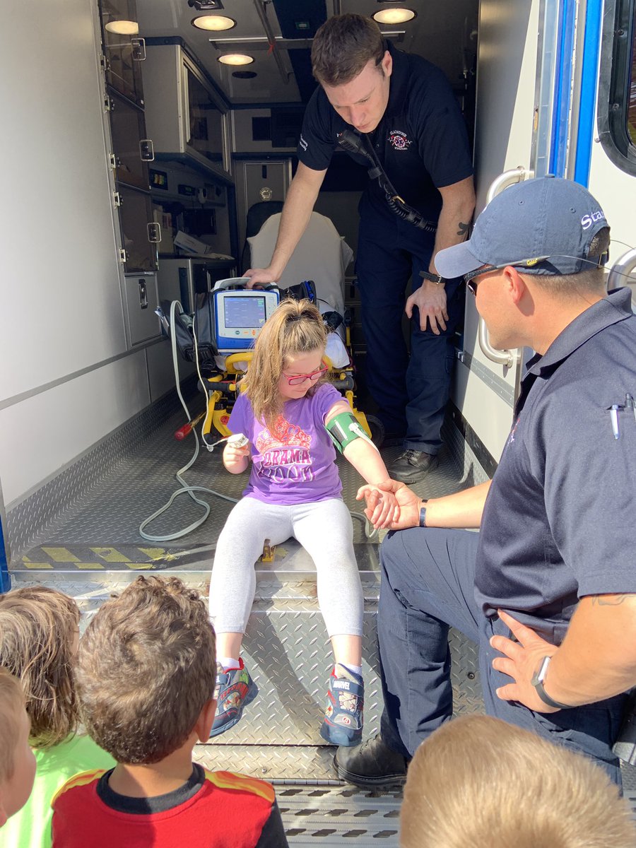 riveraprek's tweet photo. A visit from the Gladstone Fire Department today. #AMClass #rivprek https://t.co/FF7uJAqquU