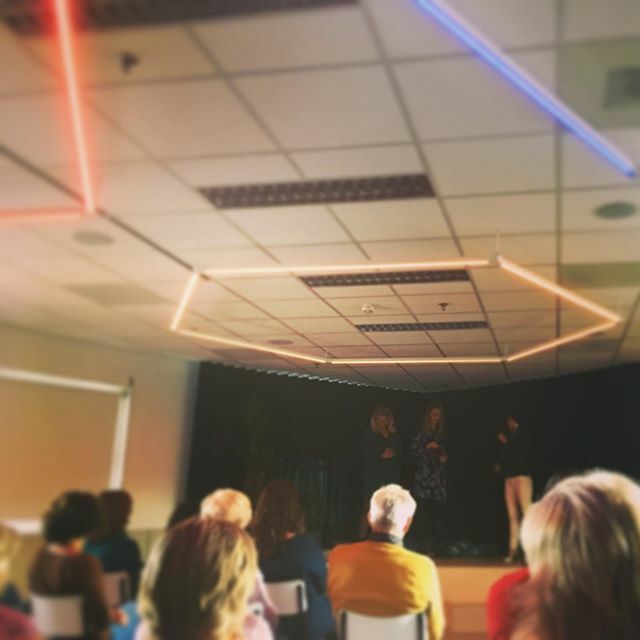 Vandaag bij de opeing van het speel-veld. Waar geluid, licht, geur en andere elementen worden ingezet voor een optimale groepsbelevenis. #seats2meetamersfoort #groepsprocessen #beleving #zintuigen