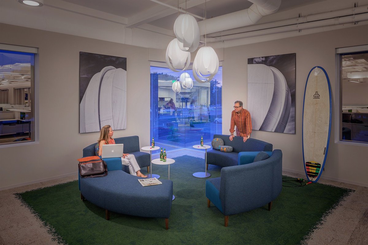 SheridanGroup_'s tweet photo. “The Birdcage” rests at the heart of @Wedgewood, Inc, a residential real estate office, where home like ambiance meets work space environment.
#lifeinwork #IIDACalibreAwardNominee #HermanMiller https://t.co/8CO1wO6C2M