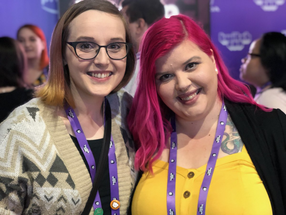 AmaliRae's tweet photo. It was such a pleasure meeting some of the @CrystaliumTeam at Twitchcon! These streamers are huge inspirations to me as a streamer and I am just so thankful for them and their hardwork. I absolutely adore these beautiful women. 🥰 https://t.co/gfJclz08d9