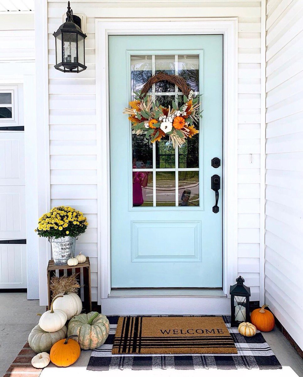 One more day until October is here! Are your pumpkins and gourds out yet? 🎃
#mondaymood #mondaymotivation #autumndecor #falldecor #halloweendecor #autumnvibes #october #decor #dailyinspiration