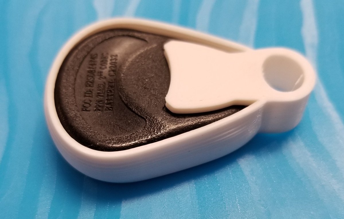 WWHSTechCoach's tweet image. T submitted a challenge on @WWHSWizardPride Student 3D Printing Engineering Help Desk.
No way to fasten a keyring to car remote.
Using applied geometry, solid modeling &amp;amp; #3Dprinting #studentengineer @alecmontaquila has a #design
#wwhswizardpride 
#AdditiveManufacturing 
#pbl