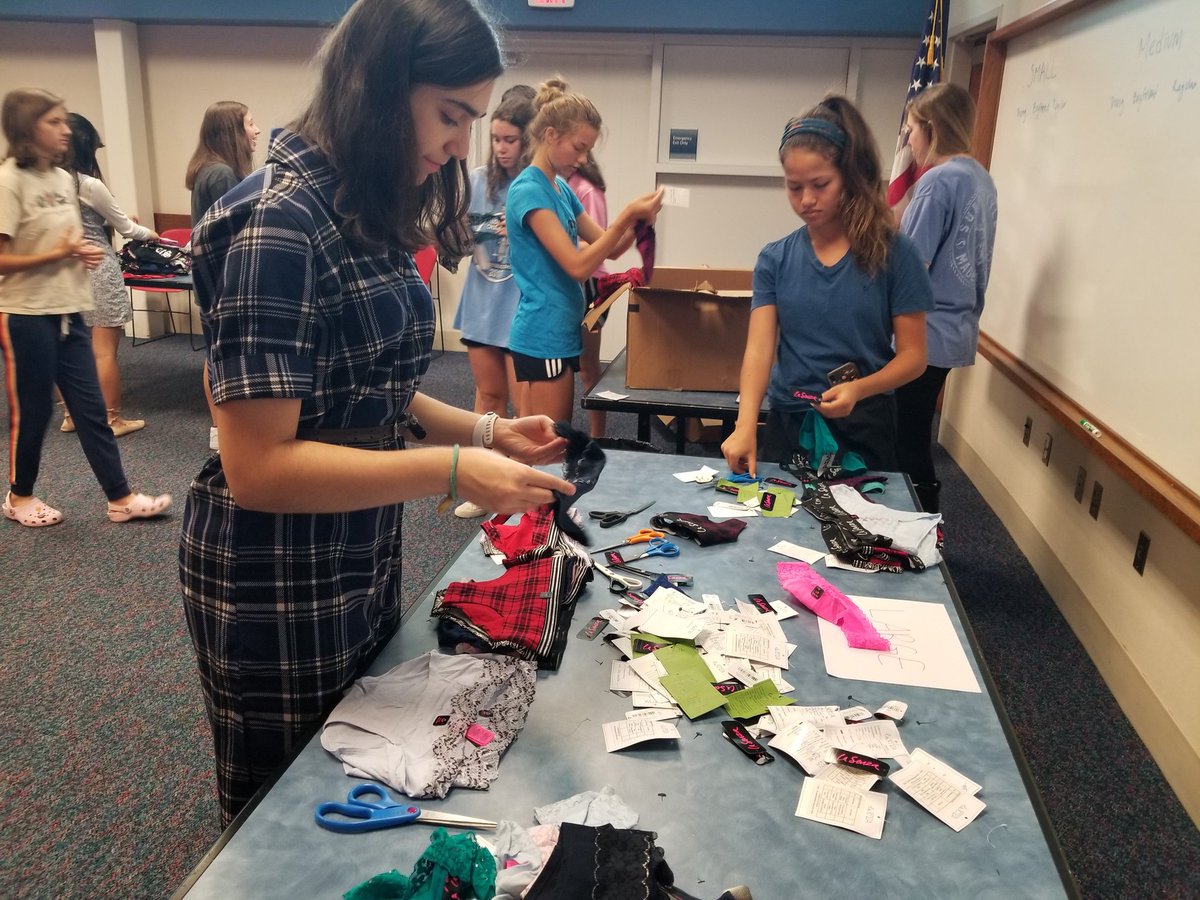WKHSInteract's tweet photo. On Sunday we sorted 1004 pairs of underwear for I Support The Girls Columbus! #ItsWorthIt https://t.co/2lC2KOYm5F