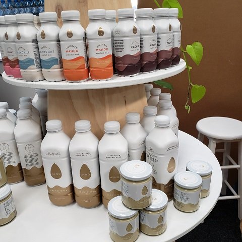 HabitsChikako's tweet photo. Global Table 初日Vol.5 ビクトリア州の食のイベント ~Melbourne Global Table 040 (海外) https://t.co/jvkMZQH4Rk #Melbourne #GlobalTable #MelbourneAwaits #Foodies #メルボルン #コーヒー #Coffee #植物性ミルク #アーモンドミルク #Almondmilk #CoffeeMIO #AlmoMilk https://t.co/WyF9m20bct