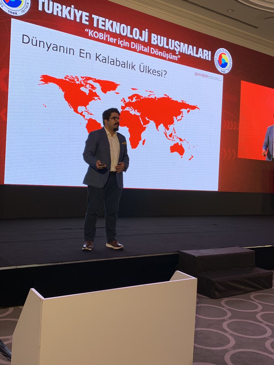 OmurdenSezgin's tweet photo. Bugün #Adana Teknoloji Buluşmalarında dijital dünyada markalaşma stratejilerini ve Adana markasını konuştuk. Ben çok güldüm, çok eğlendim! Umarım Adanalılar için de güzel geçmiştir 🙋🏻‍♂️🧿🇹🇷 #Kentmarka #Markakentofisi #YerimseniAdana https://t.co/IBoh9QCy8b