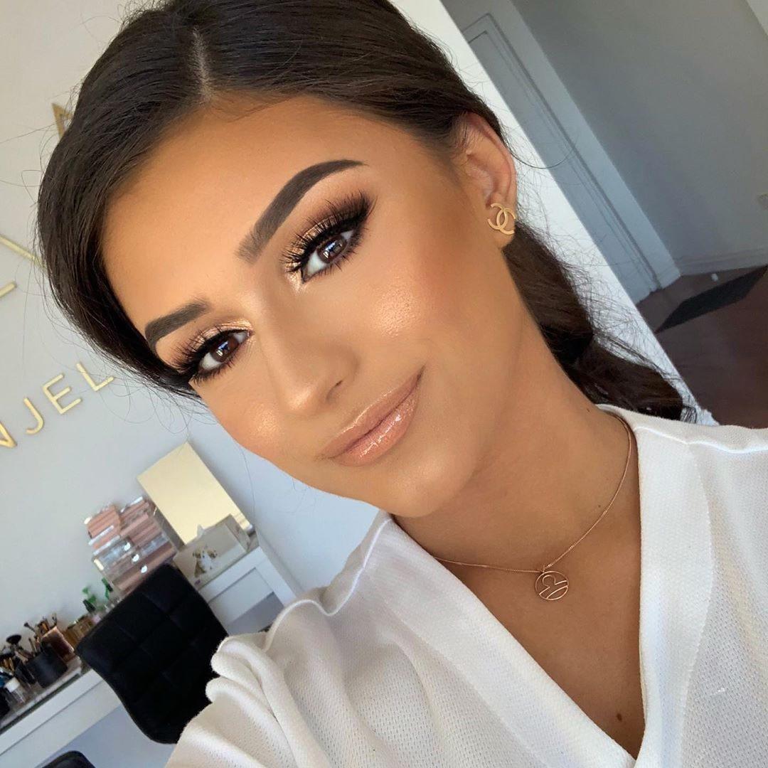 Soft glam by @anjelicamar_mua ✨
Wearing our #highlighter in Gilded Honey.

#lauragellerbeauty #beautyguru #makeuplovers #motd