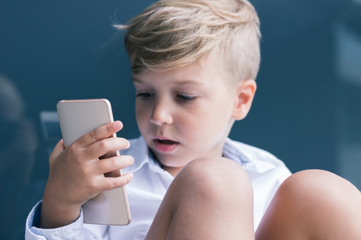 Are you starting to feel like you or your children are spending more time in front of a computer, tablet or phone than with family and friends? Is technology keeping you apart instead of bringing you together? If the answer is yes, you are not alone.
bit.ly/2HbkK4v