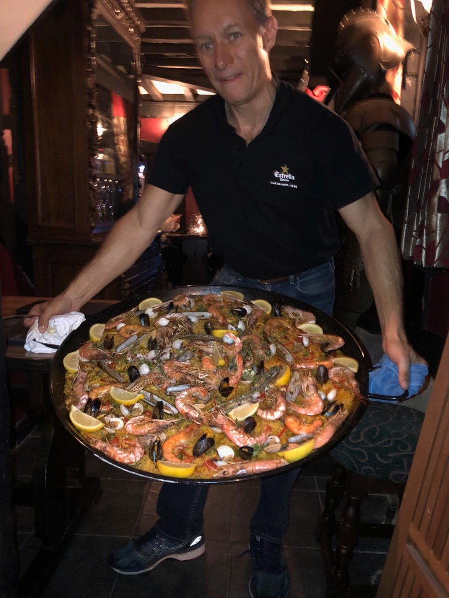 We hope you all had a great weekend! We certainly did! Check out this massive Paella 😀No matter how many of you are sharing... we've got you covered!