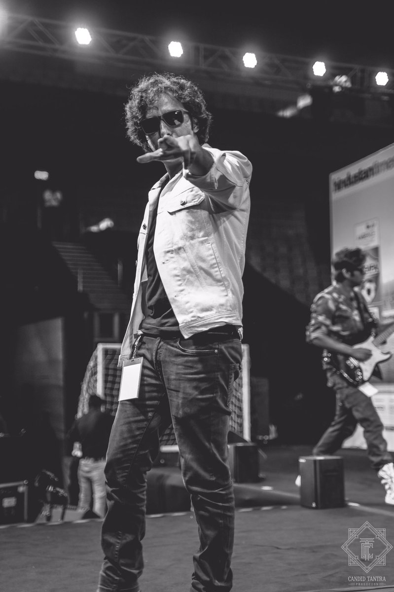 “ A LION DOES’NT TURN AROUND WHEN A DOG BARKS “🤘 #salman #salmankhan #salmanzaman #salmankhanastitva #salmankhanniazi #salmankhanniaziastitva #therockstar #therockstarpoet #leadvocalist #frontman #astitva