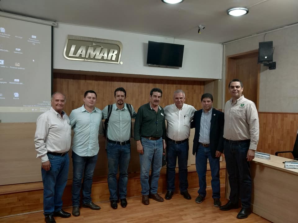 La tarde del 25 de septiembre 2019, se llevo acabo la conferencia con el tema "DESDOBLAMIENTO HABITACIONAL" con ponencia del IMUVI GDL y respectivos especialistas de los materiales (MCB), quiénes fueron respaldados por laboratorio de Pegaduro, se dio lugar en UNIVERSIDAD LAMAR