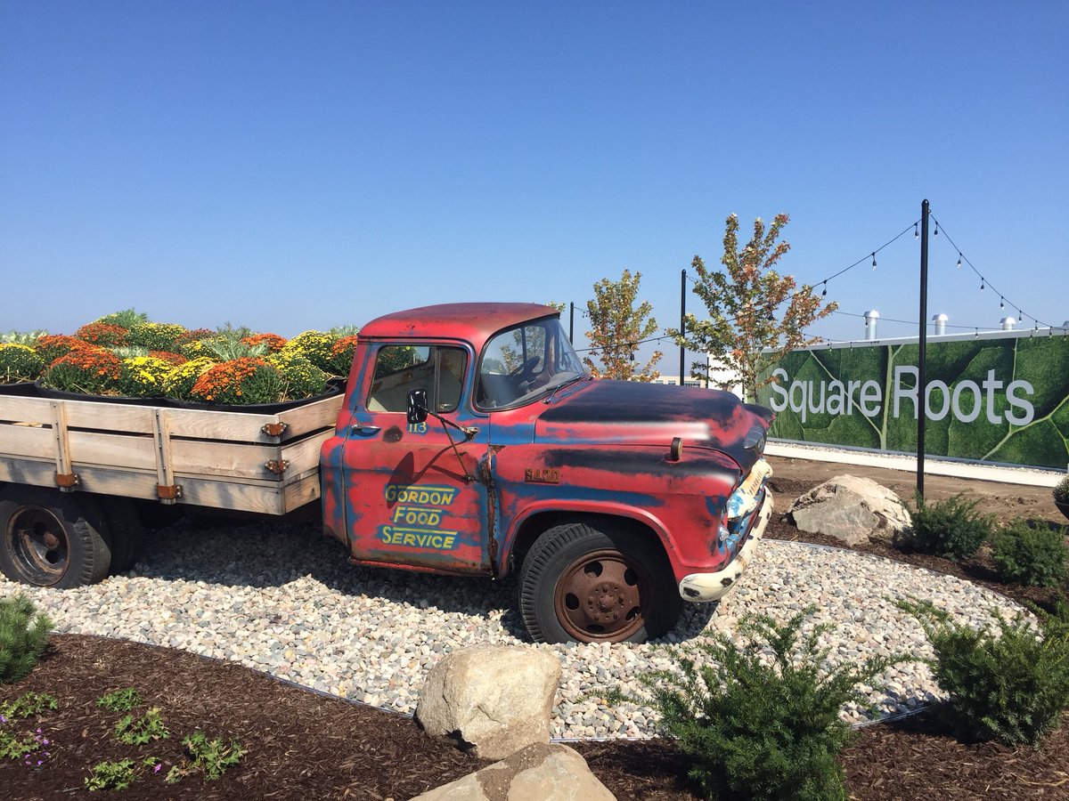Head over to our Facebook page at 2:30pm EST for a livestream of the ribbon cutting ceremony for the new <a href="/squarerootsgrow/">Square Roots Indoor Farms</a> facility at our home office. m.facebook.com/gordonfoodserv…