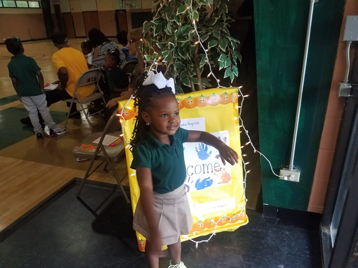 niebears's tweet photo. Celebrating Grandparents Day with Bingo. Great turnout! #actforimpact #ipsbproud #northsidestrongside https://t.co/a069OAZsNM