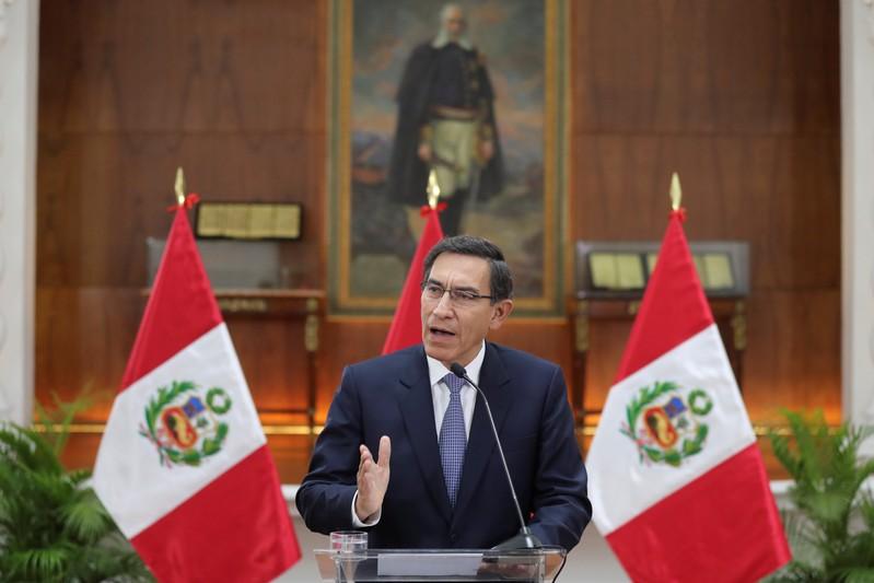 ReutersLatam's tweet photo. Presidente de Perú anuncia cierre de Congreso https://t.co/pLUNvkncS9 https://t.co/tuCEvY6VOO
