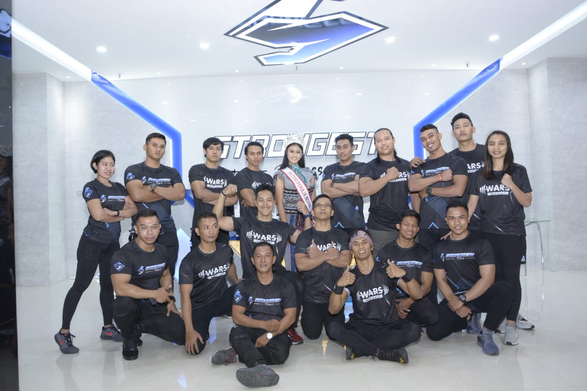 Ninjakecill's tweet photo. Hee arek-arek Suroboyo seng seneng nge-Gym
Iki lho onok panggon Gym anyar, jenenge Strongest Fitness

Baru buka banget, masih fresh
Fitness Centre berkelas untuk semua kelas

Nunggu apalagi ?
Kepoin langsung ke
Strongest Fitness, BG Junction L2 https://t.co/1Txc9oFIoJ