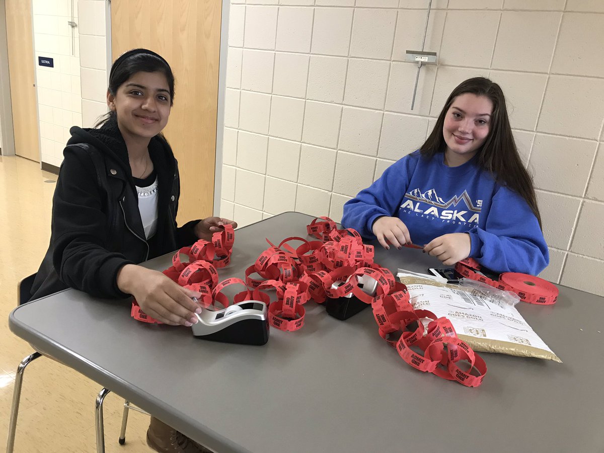 Hawks_SC's tweet image. Decorations and decorators!