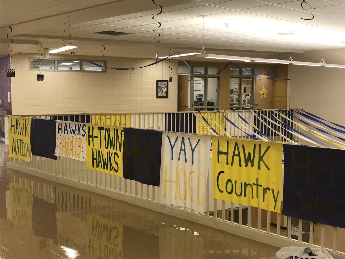 Hawks_SC's tweet image. Decorating for Homecoming!