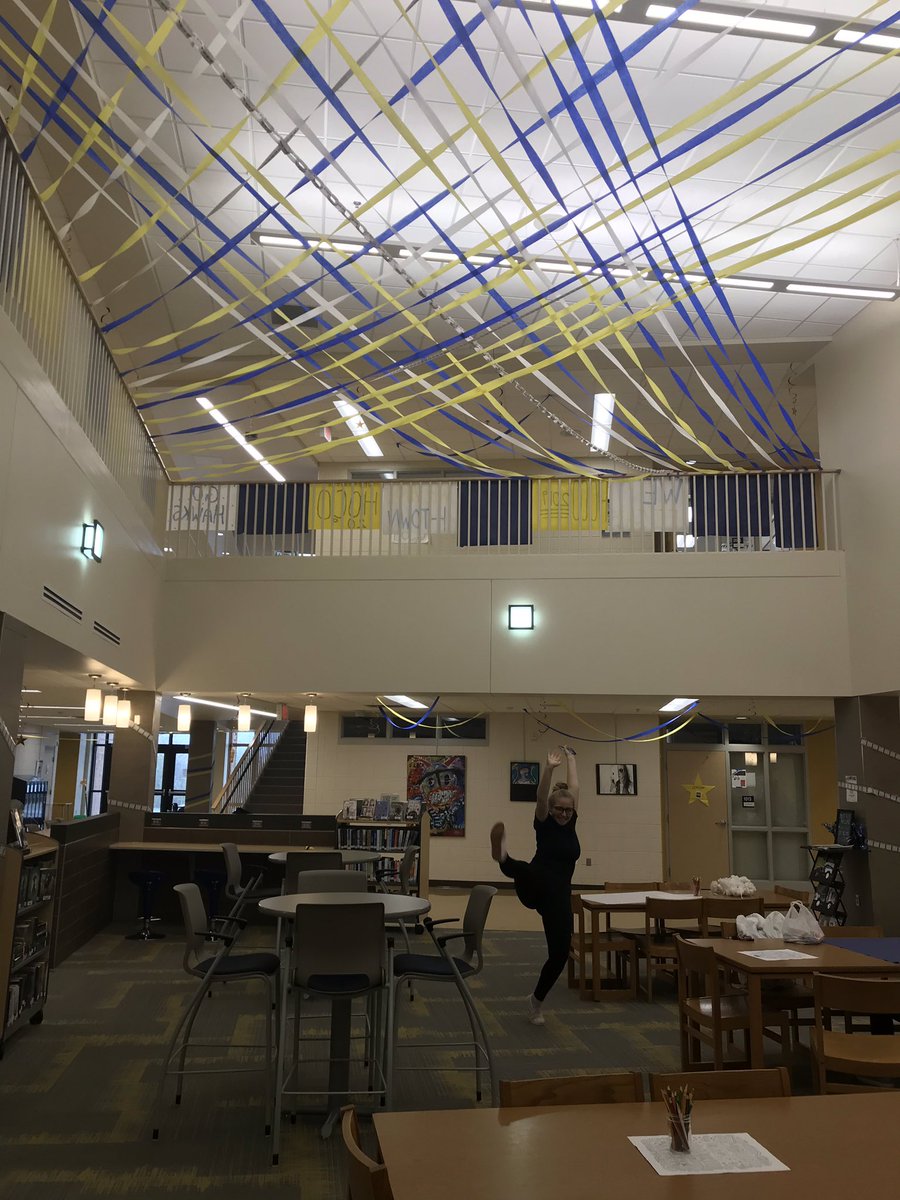 Hawks_SC's tweet image. Decorating for Homecoming!
