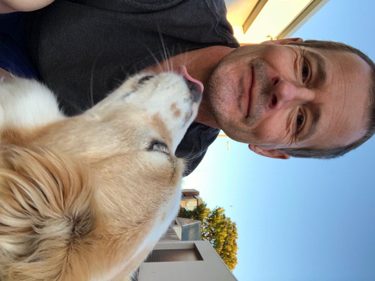 MarkKlose's tweet photo. #HealthyMe #OctoberChallenge. My personal health goal for October is to run/walk 200kms, 1,000 crunchies, 400 pull ups over 28 days. Daily rehab walk (4 days) in the bay and 300m swim (when the water is warmer, can increase the swim distance!). https://t.co/gUHgyJBiRu