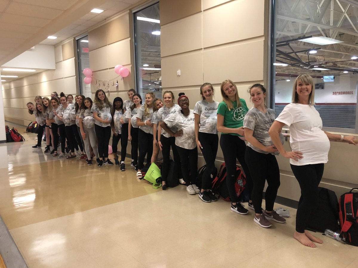 GrantDanceTeam's tweet photo. Best. Team. Ever. I love these girls for loving my girl so much already 🥰 #balloonbumps 🤣 https://t.co/KM2TnZ5XfP