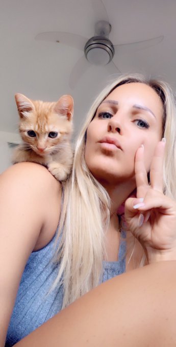 😸✌🏼
#juliettasanchez #monday #catlover #kitten #cat #loveanimals #love https://t.co/7ahbA2XtLv
