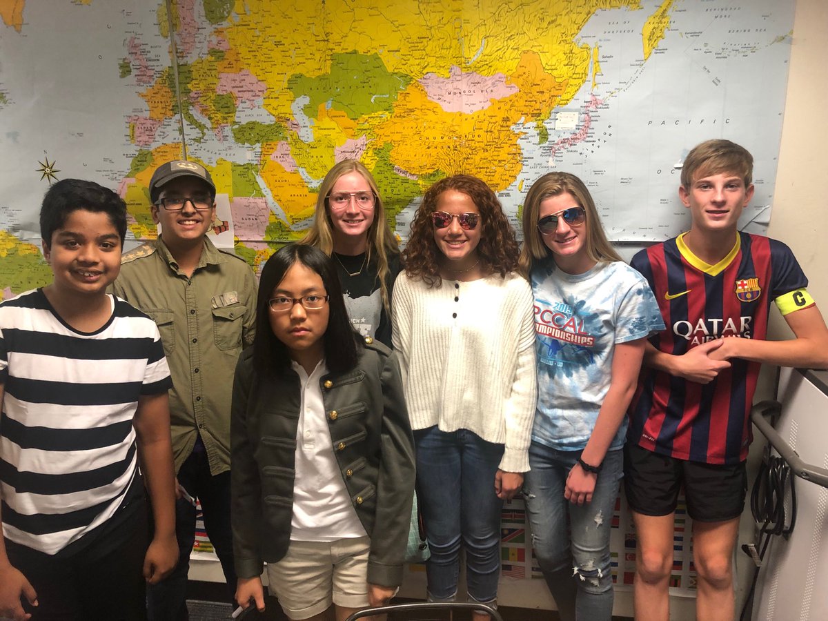 valerie4vida's tweet photo. JLo, Pitbull,Picasso, and more! The Spanish 1 students presented themselves as una Hispana Famosa! #takingrisks #adiosaffectivefilter #presentationalspeaking #phmselectives #phms8 @phms_panthers @FISD_WL #HispanicHeritageMonth https://t.co/aPBbOXp2tX