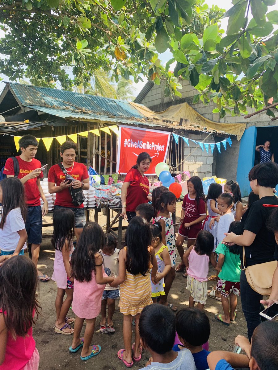 McLovesjOh's tweet photo. Our 24th GIVE A SMILE PROJECT with the @TAUGAMMAPHI_68 and @MetroByTMobile ♥️😍😘🥰
#BataanmUNA☝🏻
#IAmMetro
#TreskilionCares
#sharingiscaring
@yusepull27 @Greg_MPCS @HPDEC1969 @Josie_MPCS @Jamie_Metro @Daniel_S181 @ONE_Clarktastic @iamyourritzy @Mikestraveling https://t.co/OQdviGzn03