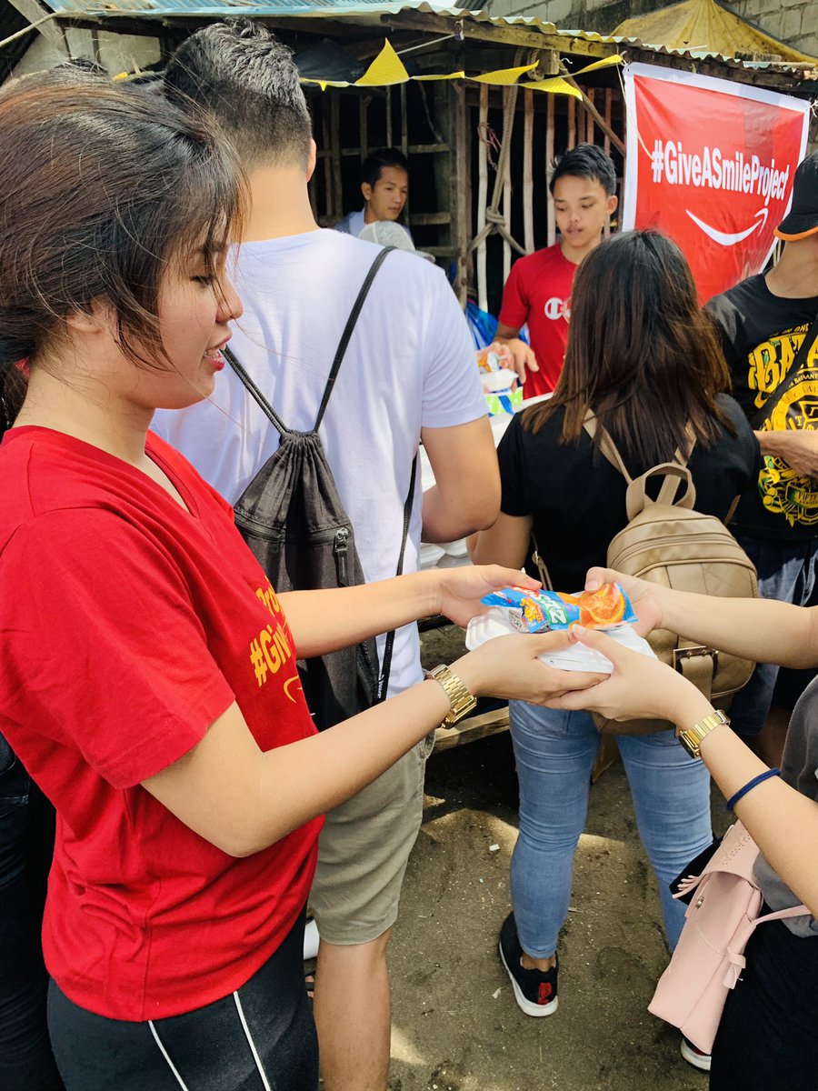 McLovesjOh's tweet photo. Our 24th GIVE A SMILE PROJECT with the @TAUGAMMAPHI_68 and @MetroByTMobile ♥️😍😘🥰
#BataanmUNA☝🏻
#IAmMetro
#TreskilionCares
#sharingiscaring
@yusepull27 @Greg_MPCS @HPDEC1969 @Josie_MPCS @Jamie_Metro @Daniel_S181 @ONE_Clarktastic @iamyourritzy @Mikestraveling https://t.co/OQdviGzn03