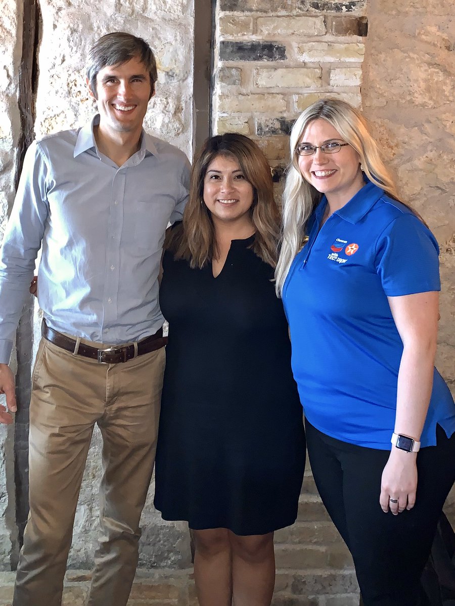 Today I had the amazing opportunity to have lunch &amp; collaborate w/<a href="/DonorsChoose/">DonorsChoose</a> CEO <a href="/CharlesBest/">Charles Best</a>! Thank you @FuelYourSchool &amp; <a href="/AustinEdFund/">Austin Ed Fund</a> for this experience. Always happy to represent <a href="/AISD/">abdala saad</a> as an #AISDProud &amp; <a href="/DawsonDolphins/">DawsonDolphins</a> educator! #AISDGameChangers <a href="/AISDSupt/">Jacqueline McMahon</a> <a href="/RevDrJayme/">Rev. Dr. Jayme Mathias</a>