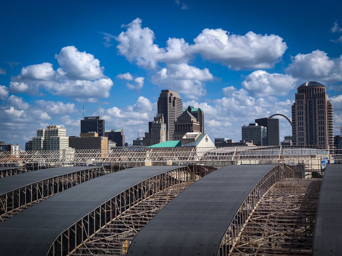taunalynne's tweet photo. #MyOffice for the day 🎡 Got to ride the @stlouiswheel with @BrigitMahoneyTV  &amp; it was amazing! Everyone should take a ride and enjoy the view 🎡 #StLouisWheel @FOX2now @KPLR11 

PhotoCred: Myself https://t.co/2U1aIU8L1v