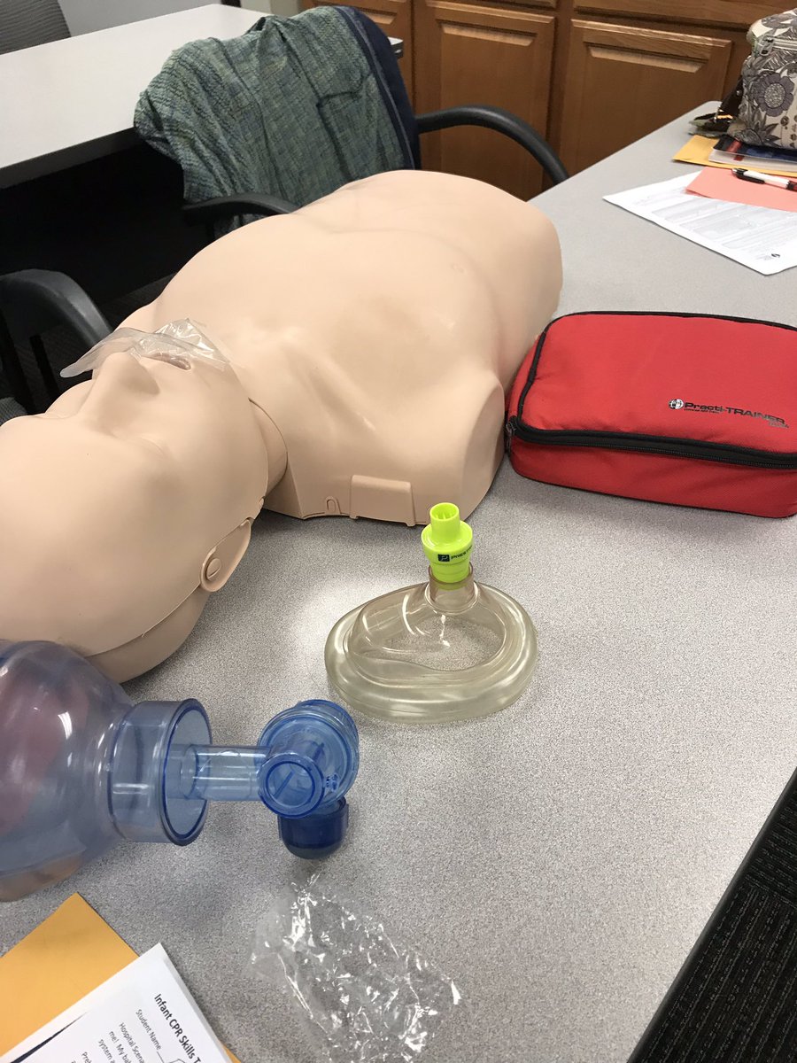 edlatini's tweet photo. When you have a day off you take your Professional Rescuer CPR class with your colleague #weareworthit #schoolnurses #nocontractstillworking https://t.co/nNi43MX6Yt