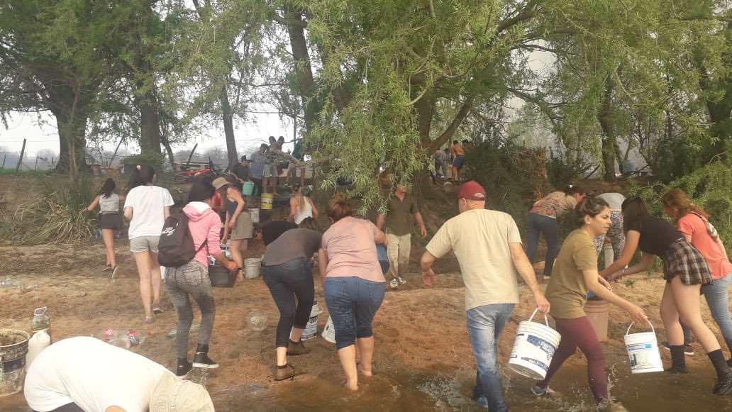 EveeAranguez's tweet photo. Necesitan gente en TILAHENEN chicos!! Toda mi familia está allá ayudando, difundan!!!!!!!!!!! https://t.co/056hCBjBis
