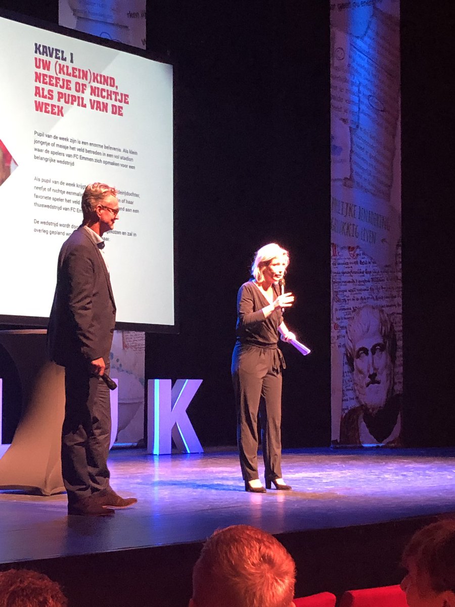DaveFitsch's tweet photo. Met 300 @FC_Emmen relaties bij het @AtlasEmmen voor de Masterclass Geluk met @guidoweijers @CarrieTenNapel @everttennapel #masterclassgeluk #veiling https://t.co/Kii6EQYfNG