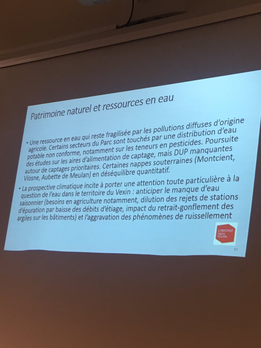 GhislaineSenee's tweet photo. Réunion de présentation du bilan de la charte du Parc Naturel Régional du Vexin Français. L’institut Paris Région (ex IAU) affirme que la Montcient est déjà en déséquilibre quantitatif. La trame humide est la trame la plus menacée dans le Vexin #StopCalcia @VexinZone109 https://t.co/flkQMSqVyC